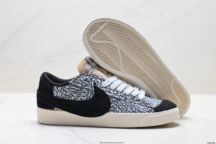 Nike Blazer Low ’77 Jumbo 7 Nike Blazer Low ’77 Jumbo oversized laces detail