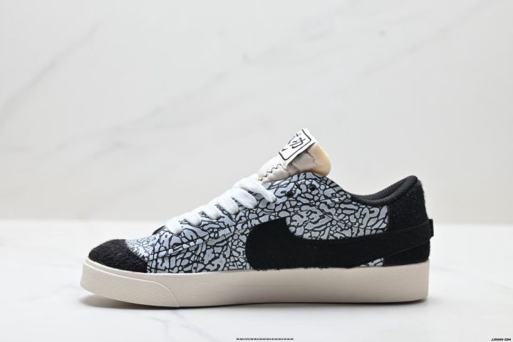 Nike Blazer Low ’77 Jumbo 9 About Us - Nike Blazer Low ’77 Jumbo Nike Blazer Low ’77 Jumbo The <strong data-start="643" data-end="672">Nike Blazer Low ’77 Jumbo</strong> refreshes a timeless low-top classic with bold “jumbo” details for a standout retro look