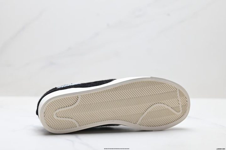 Nike Blazer Low ’77 Jumbo 13 About Us - Nike Blazer Low ’77 Jumbo Nike Blazer Low ’77 Jumbo The <strong data-start="643" data-end="672">Nike Blazer Low ’77 Jumbo</strong> refreshes a timeless low-top classic with bold “jumbo” details for a standout retro look