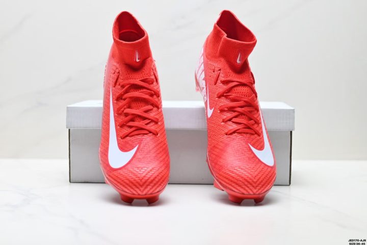 About Us - Nike Mercurial Superfly 10 Elite Nike Mercurial Superfly 10 Elite The <strong data-start="599" data-end="635">Nike Mercurial Superfly 10 Elite</strong> is built for pure speed with an ultra-light feel and an upgraded wrap fit that stays secure during explosive movement.