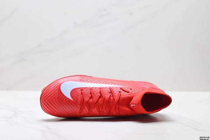 About Us - Nike Mercurial Superfly 10 Elite Nike Mercurial Superfly 10 Elite The <strong data-start="599" data-end="635">Nike Mercurial Superfly 10 Elite</strong> is built for pure speed with an ultra-light feel and an upgraded wrap fit that stays secure during explosive movement.