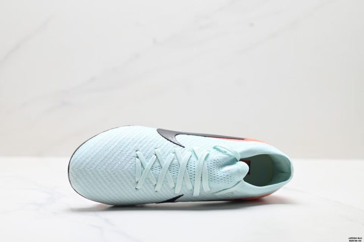 Nike Mercurial Vapor 16 Elite AG-PRO 14 Nike Mercurial Vapor 16 Flyknit Atomknit upper close up