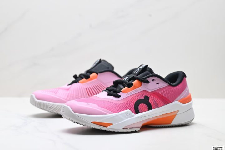 On THE ROGER Pro Fire midfoot lace cage detail