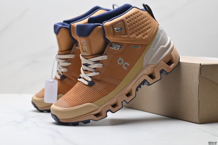 On THE ROGER Pro 2 13 About Us - On THE ROGER Pro 2 On THE ROGER Pro 2 <strong data-start="599" data-end="621">On THE ROGER Pro 2</strong> is a versatile high-top trainer built for mixed-use wear—training, light jogging, casual outfits, and outdoor walks.