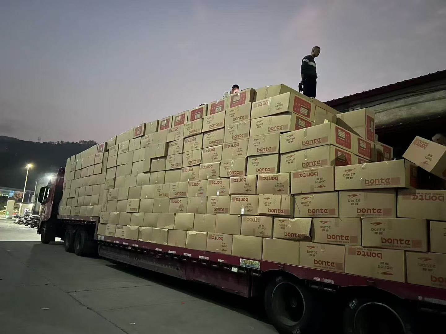stock shoes shipping from China truck loading cartons dispatch proof