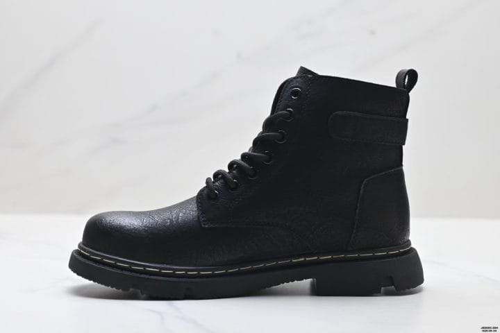 Timberland mid boots outsole traction detail