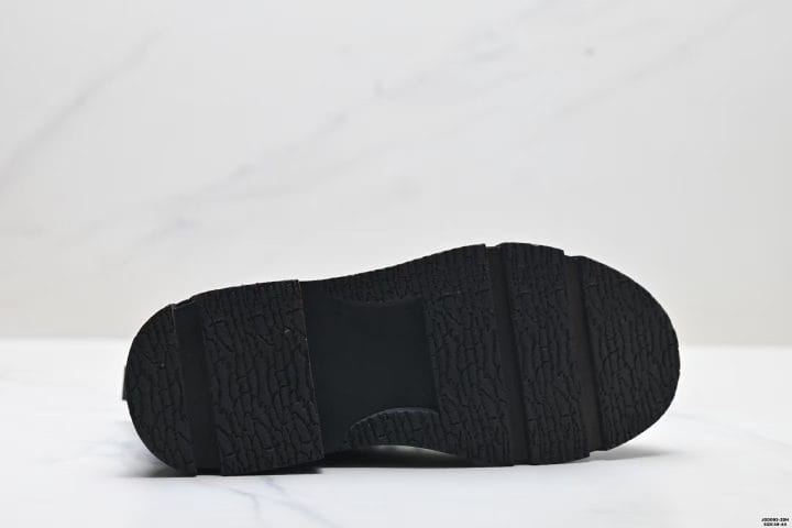 About Us - Timberland waterproof mid boots Timberland waterproof mid boots <strong data-start="613" data-end="648">Timberland waterproof mid boots</strong> combine ankle-supporting mid-cut protection with a durable leather upper built to handle daily wear and rough surfaces.