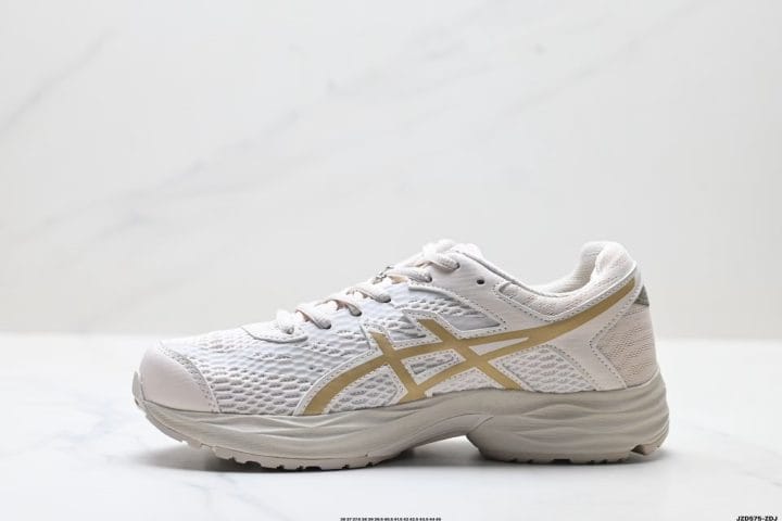 About Us - ASICS Gel-Flux CN ASICS Gel-Flux CN <strong data-start="533" data-end="554">ASICS Gel-Flux CN</strong> is a breathable, lightweight running shoe built for daily road miles and casual sport styling. A double-layer engineered mesh upper improves airflow and comfort, while visible 3D GEL cushioning helps soften impact.