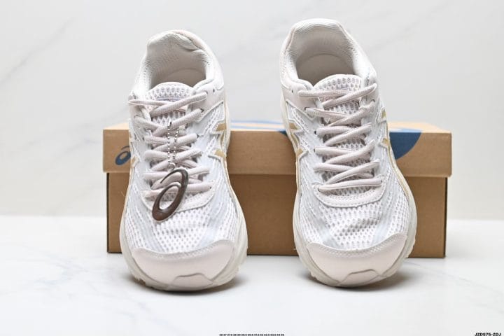 ASICS Gel-Flux CN FLYTEFOAM BLAST midsole detail