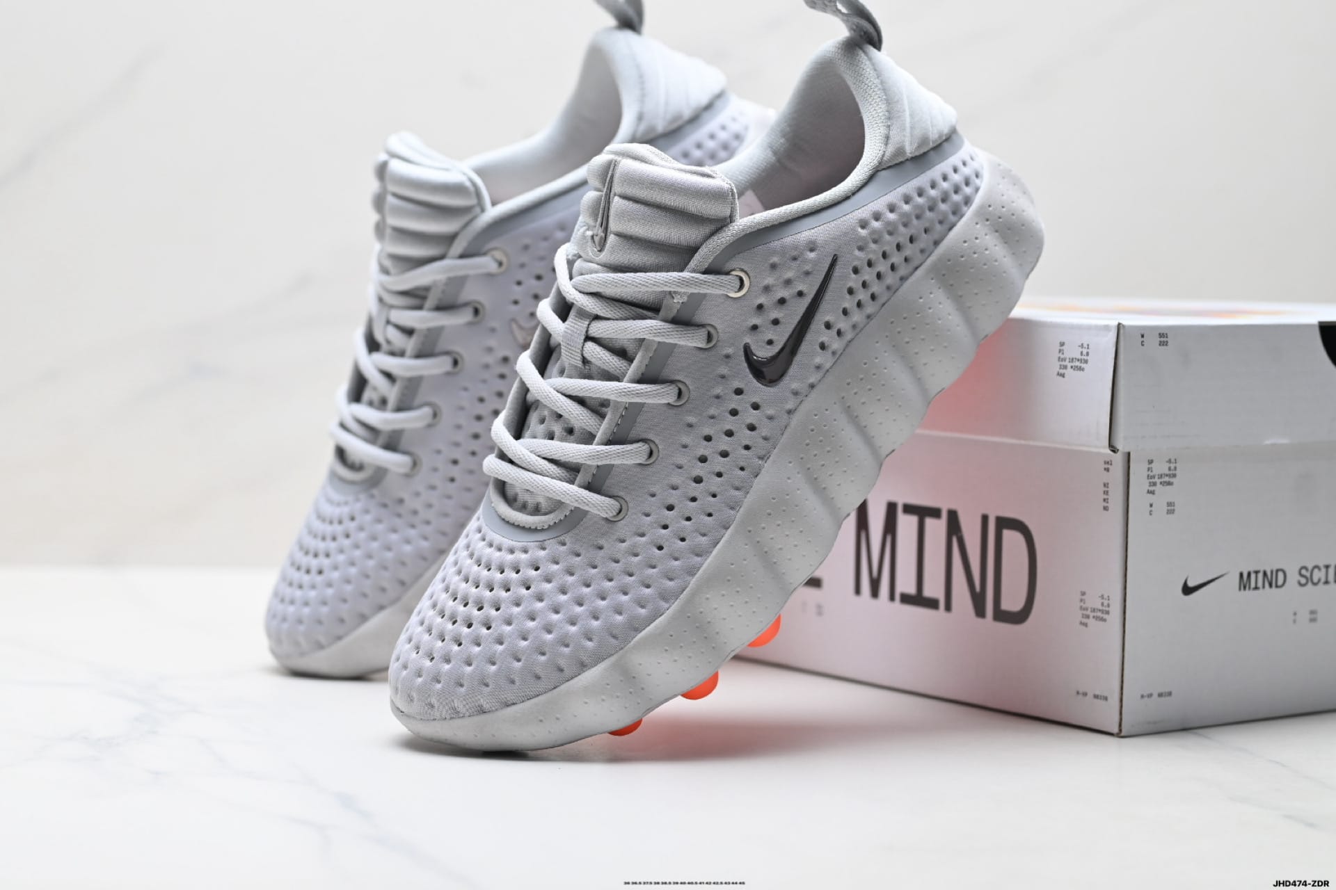 Nike Mind 002