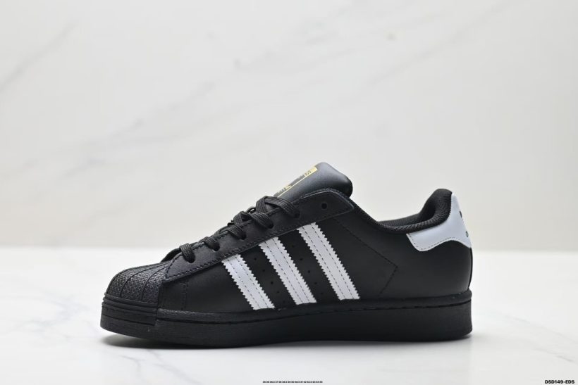 Adidas Originals Superstar side view JI3538