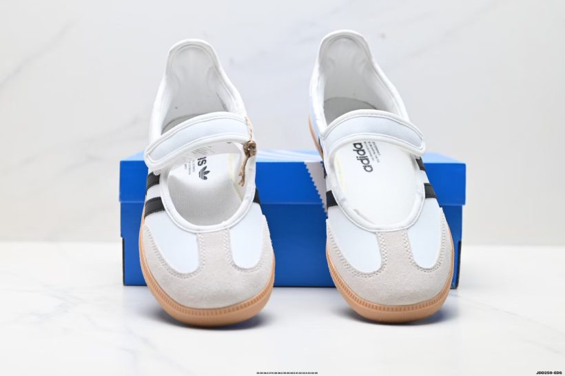 Adidas Samba Jane leather upper and 3-Stripes detail