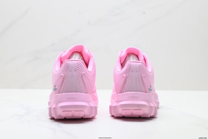 About Us - Alo Yoga Alo Runner Alo Yoga Alo Runner <strong><span dir="auto" style="vertical-align: inherit;"><span dir="auto" style="vertical-align: inherit;"><span dir="auto" style="vertical-align: inherit;"><span dir="auto" style="vertical-align: inherit;">The Alo Yoga Alo Runner (A0590U)</span></span></span></span></strong><span dir="auto" style="vertical-align: inherit;"><span dir="auto" style="vertical-align: inherit;"><span dir="auto" style="vertical-align: inherit;"><span dir="auto" style="vertical-align: inherit;"> is a versatile low-top running shoe designed for urban commuting, light training, and everyday wear. A breathable mesh upper facilitates airflow, while a cushioned midsole helps absorb impact during long walks and stable runs.</span></span></span></span>