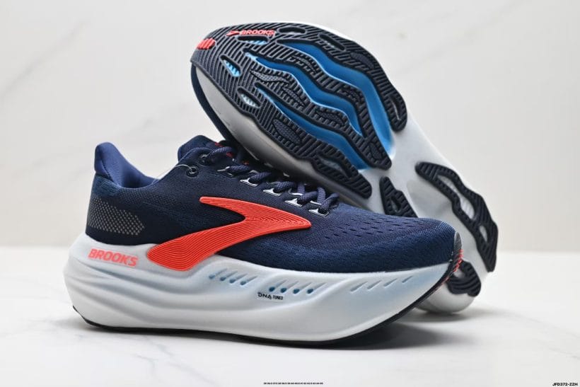 Brooks Glycerin Max breathable upper wrap detail