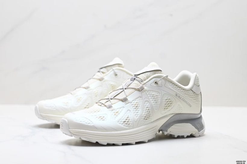 About Us - SALOMON XT-WHISPER SALOMON XT-WHISPER <strong>SALOMON XT-WHISPER</strong> is a low-top running sneaker built for comfort, shock absorption, and confident traction on mixed surfaces. The <strong>SensiFit</strong> upper wraps the foot for a secure fit, while the <strong>3D Advanced Chassis</strong> adds stability and protection on uneven ground.