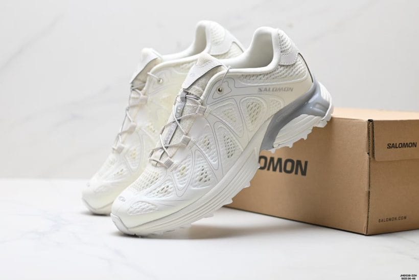 About Us - SALOMON XT-WHISPER SALOMON XT-WHISPER <strong>SALOMON XT-WHISPER</strong> is a low-top running sneaker built for comfort, shock absorption, and confident traction on mixed surfaces. The <strong>SensiFit</strong> upper wraps the foot for a secure fit, while the <strong>3D Advanced Chassis</strong> adds stability and protection on uneven ground.