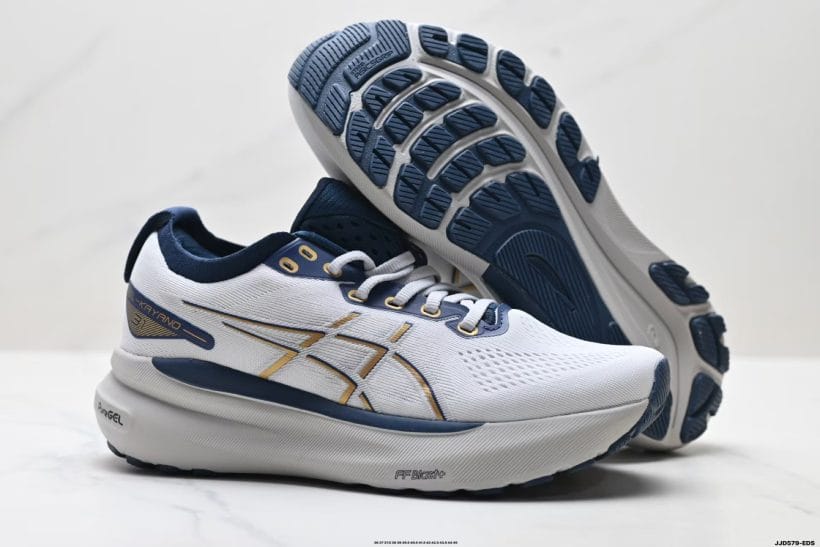 About Us - ASICS GEL-KAYANO 31 ASICS GEL-KAYANO 31 <strong>ASICS GEL-KAYANO 31 PLATINUM</strong> is a lightweight low-top performance running shoe built for stable, ergonomic comfort. A one-piece dual-knit upper uses high-elastic fabric for breathable wrap-around support, while the cushioned ride helps keep daily training smooth and less tiring.