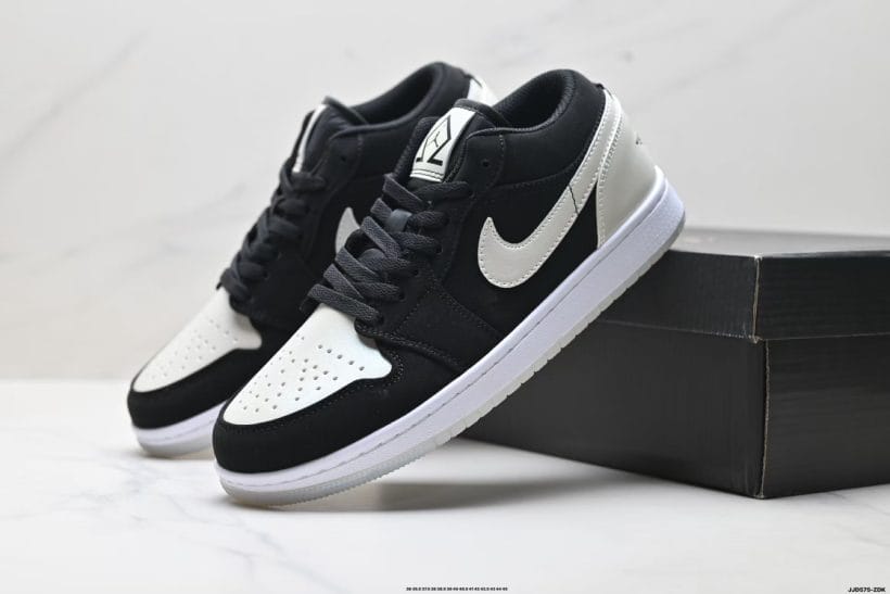 Air Jordan 1 Low premium leather panel detail