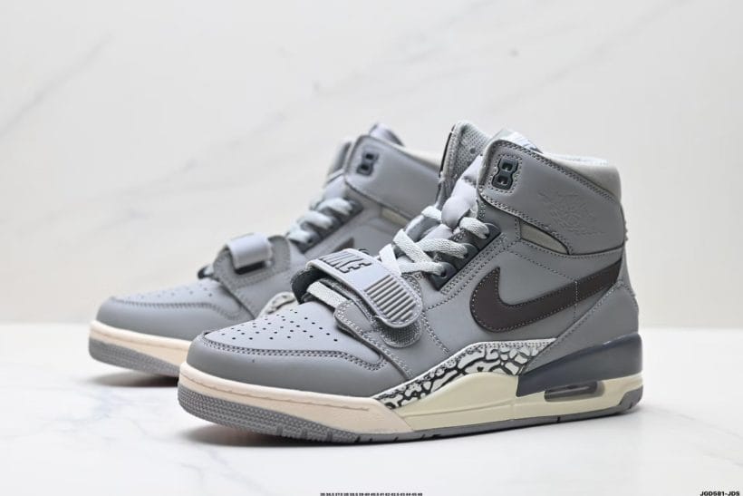 Air Jordan Legacy 312 High high-top collar and laces detail