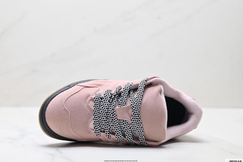 About Us - Nike Air Jordan Session Nike Air Jordan Session