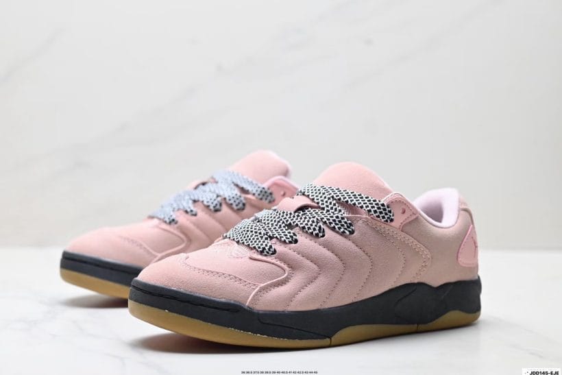 Nike Air Jordan Session upper detail