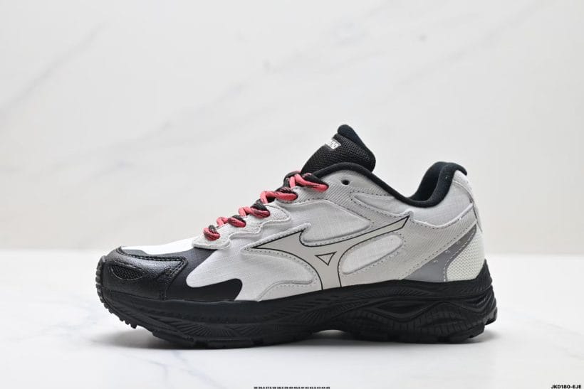 Mizuno Racer S Oarism side view 