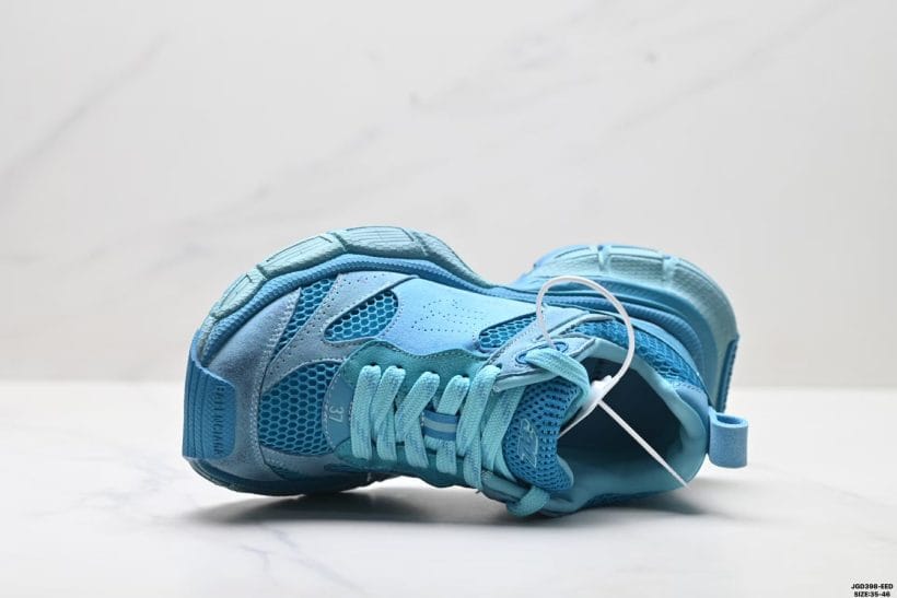 About Us - Balenciaga 3XL Balenciaga 3XL