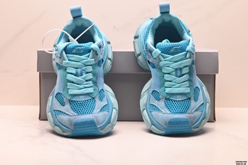 About Us - Balenciaga 3XL Balenciaga 3XL