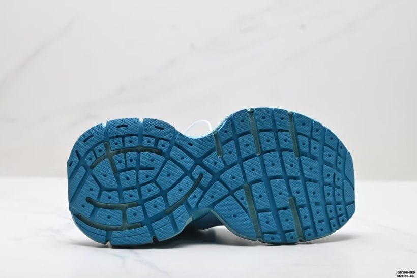 About Us - Balenciaga 3XL Balenciaga 3XL