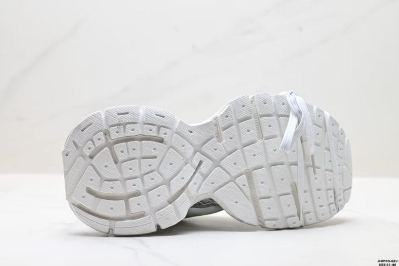 About Us - Balenciaga 3XL Balenciaga 3XL