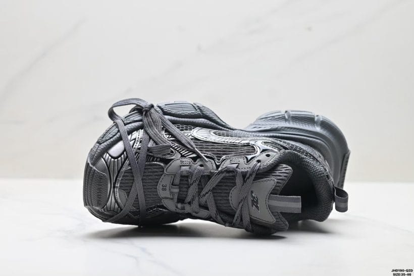 About Us - Balenciaga 3XL Balenciaga 3XL