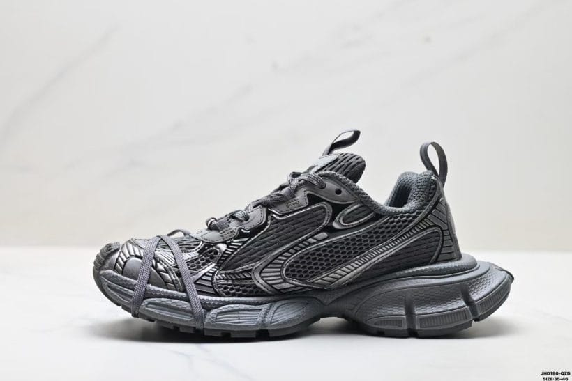 Balenciaga 3XL chunky midsole detail