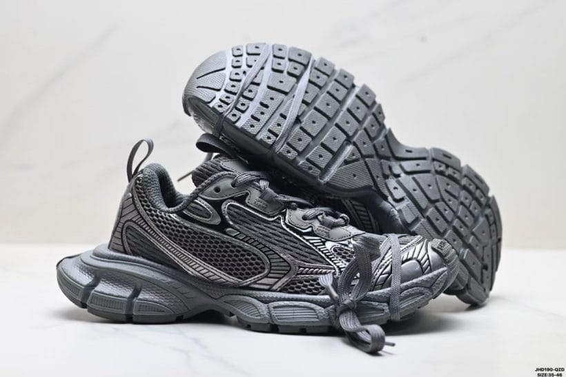 About Us - Balenciaga 3XL Balenciaga 3XL