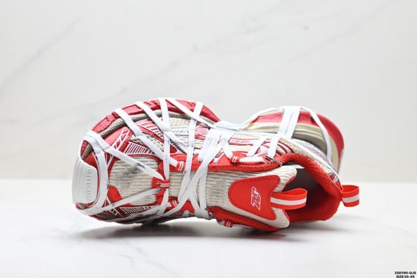 
Balenciaga 3XL Lace-Up chunky midsole detail