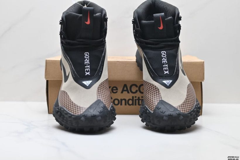 About Us - Nike ACG Mountain Fly Gore-Tex Nike ACG Mountain Fly Gore-Tex