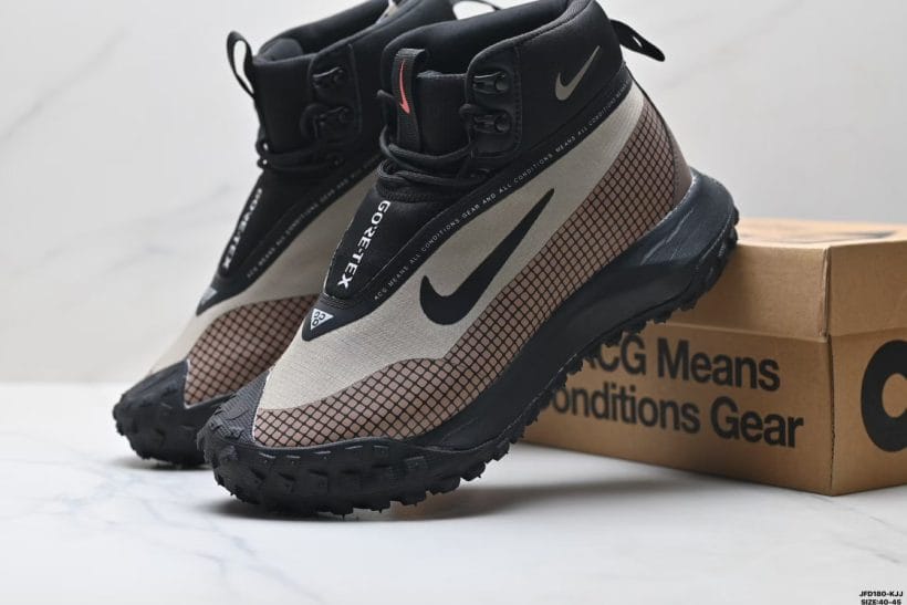 About Us - Nike ACG Mountain Fly Gore-Tex Nike ACG Mountain Fly Gore-Tex