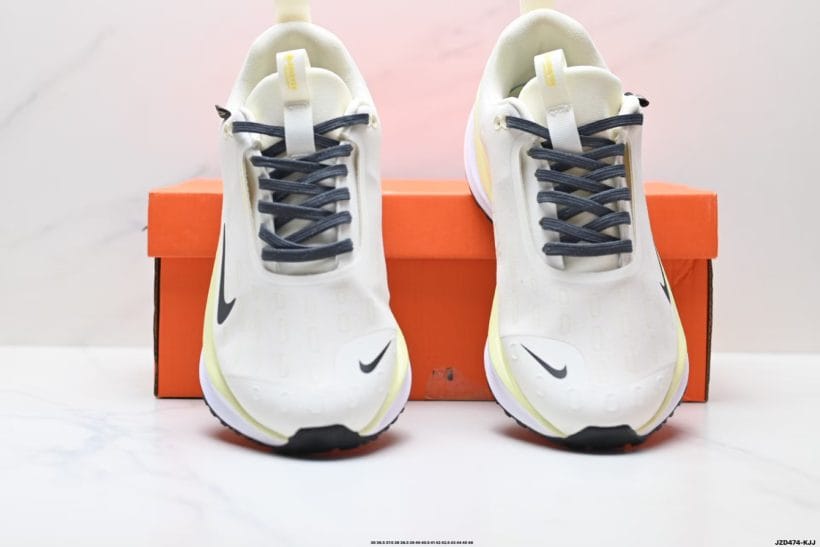 
Nike React Infinity Run 4 GTX running shoe profile