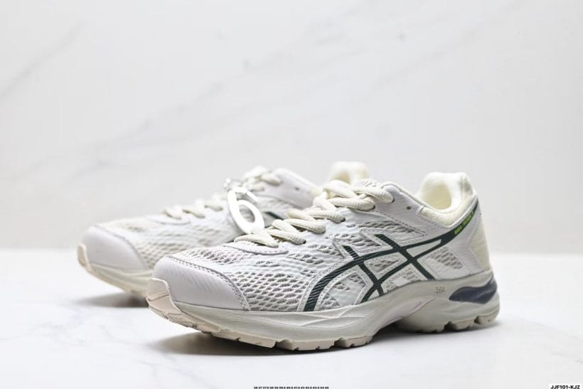 Asics Gel-Flux CN side view