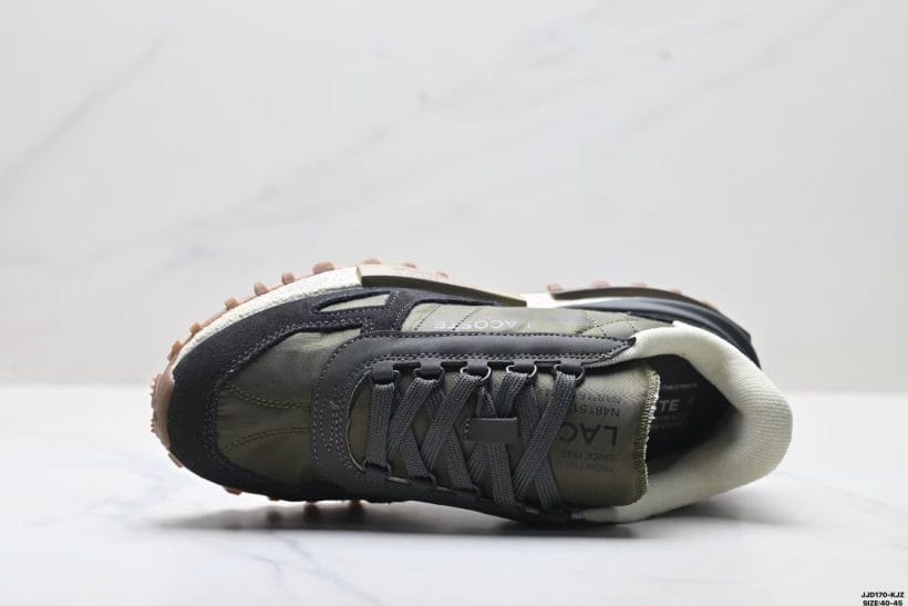 Lacoste Elite Active heel support detail