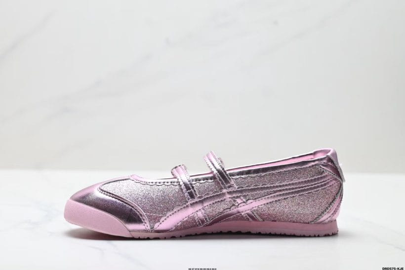 Onitsuka Tiger Mexico 66 TGRS side view
