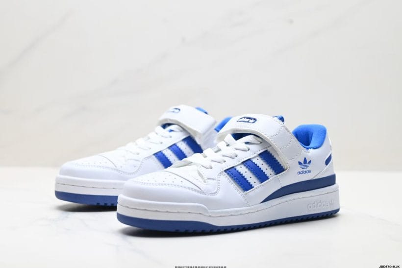 Adidas Forum 84 Low retro sneaker profile