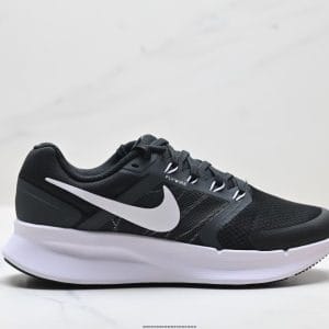 Nike Run Swift 3