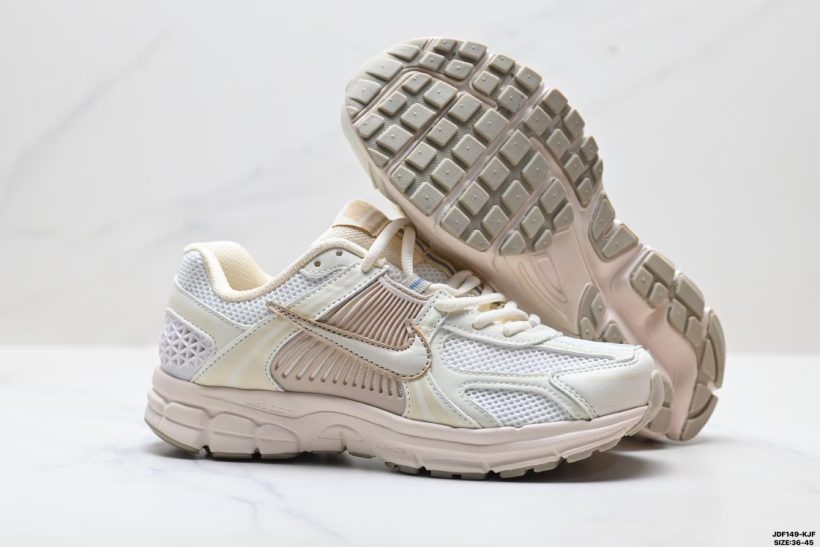 About Us - Nike Zoom Vomero 5 Nike Zoom Vomero 5