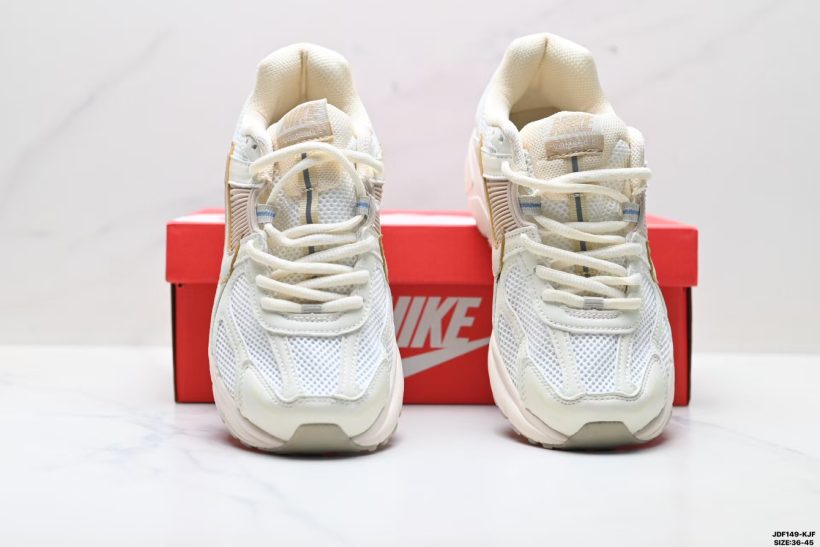 About Us - Nike Zoom Vomero 5 Nike Zoom Vomero 5