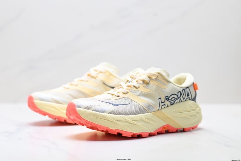  HOKA SPEEDGOAT 7 breathable upper outdoor running style
