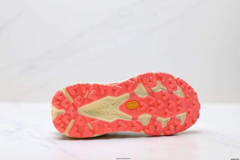 About Us - HOKA ONE ONE SPEEDGOAT 7 HOKA ONE ONE SPEEDGOAT 7